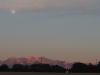 Coucher de soleil sur les Aravis, pleine lune, de Sionnet